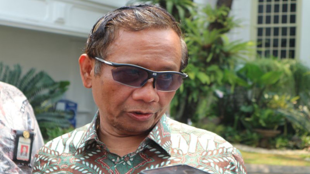 Menkopolhukam Mahfud MD di Istana Kepresidenan, Jakarta, Jumat (13/1/2023). (ANTARA/Desca Lidya Natalia)