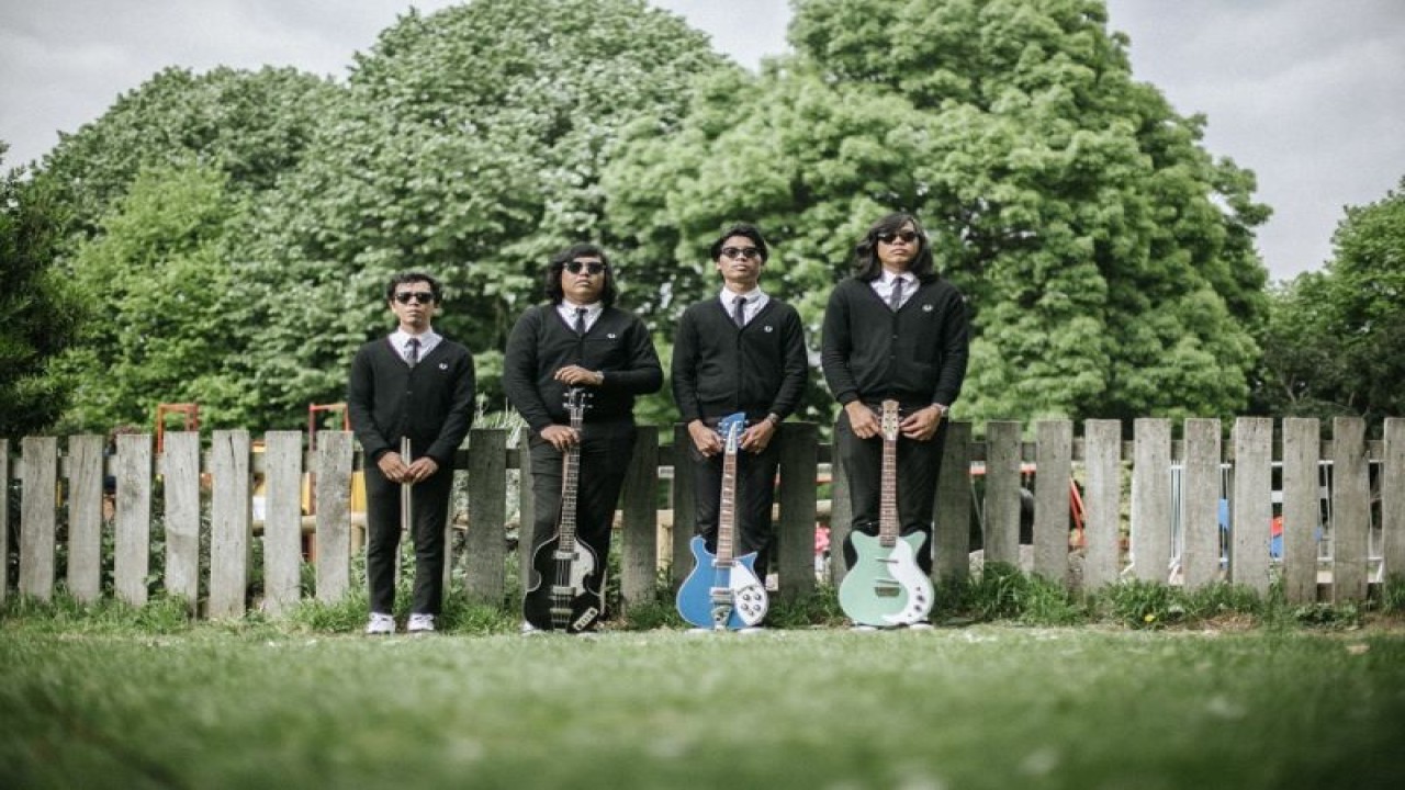 Grup musik asal Malaysia Kugiran Masdo menghadirkan karya teranyar di 2023 bertajuk "Inilah Jalannya". (ANTARA/HO/Warner Music Indonesia)