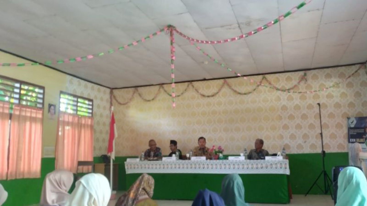 Kasie Pendis Kemenag Sulut Nuhran Soga di Manado, Jumat (6/1/2023). ANTARA/Nancy L Tigauw