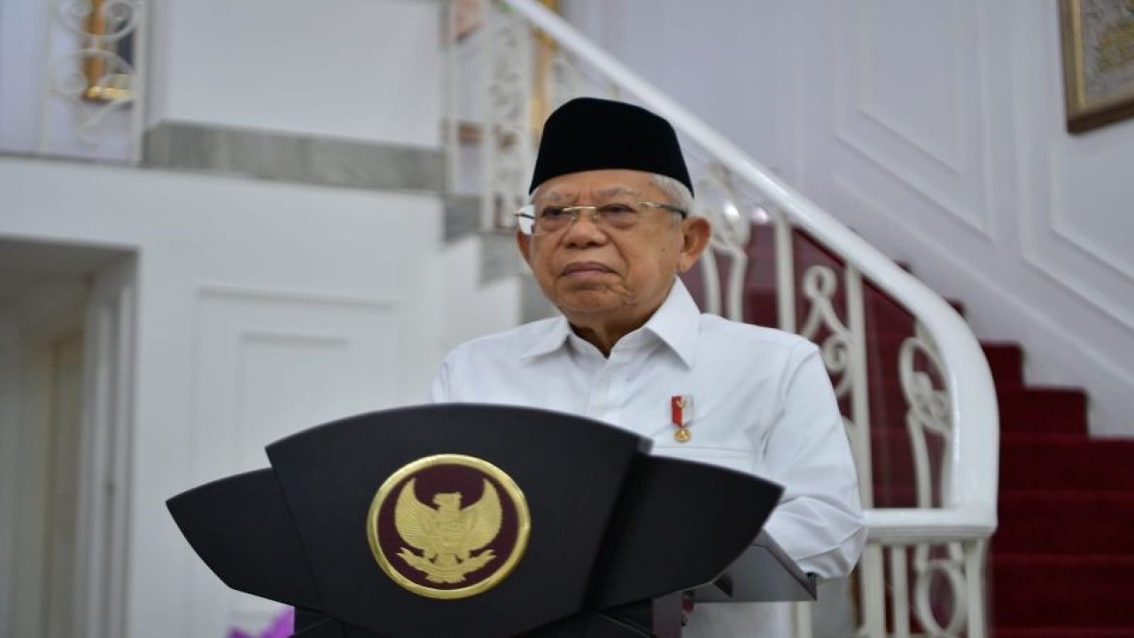 Wakil Presiden Ma'ruf Amin memberikan sambutan dalam acara HUT ke-22 BAZNAS secara daring di Jakarta, Selasa (17/1/2023). (ANTARA/HO-BPMI Setwapres)