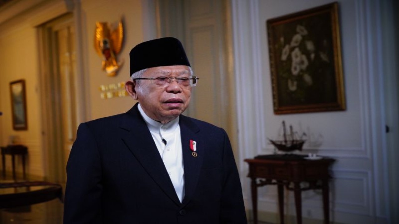 Wakil Presiden Ma’ruf Amin memberikan sambutan secara daring dalam penutupan Rakornas Kepala Daerah dan Forkopimda se-Indonesia yang digelar di Sentul, Bogor, Jawa Barat, Selasa (17/1/2023). (ANTARA/HO-BPMI Setwapres)