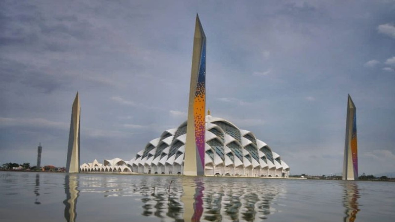 Masjid Raya Al Jabbar, Gedebage, Kota Bandung, Jawa Barat. (ANTARA/HO-Humas Pemda Jawa Barat)