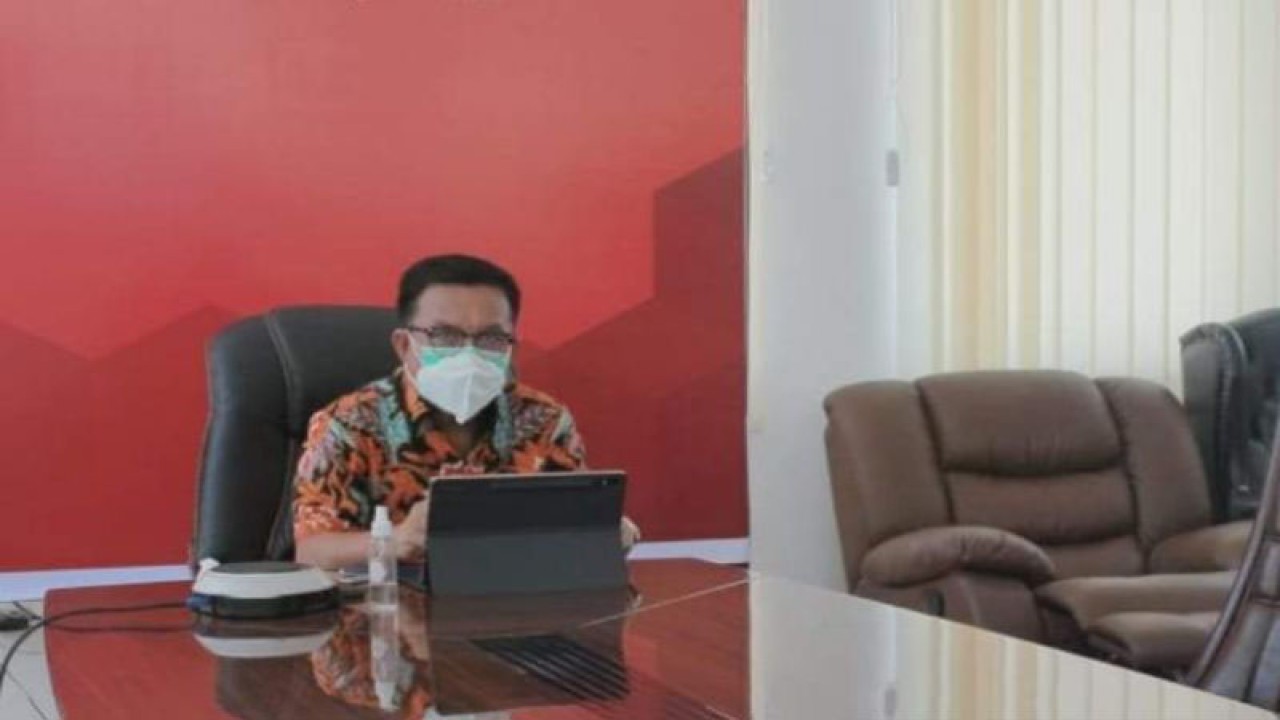 Wali Kota Bitung, Maurits Mantiri, di Bitung, Senin, (16/1/2023). ANTARA/Nancy L Tigauw. (1)