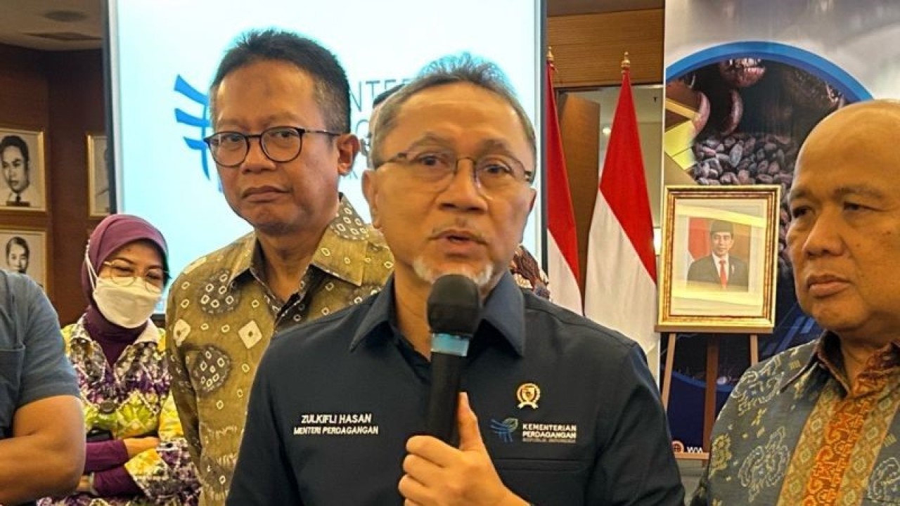 Menteri Perdagangan Zulkifli Hasan dalam pembukaan Rapat Kerja Badan Pengawas Perdagangan Berjangka Komoditi (Bappeti) di Jakarta, Kamis (19/1/2023). (ANTARA/Maria Cicilia Galuh)