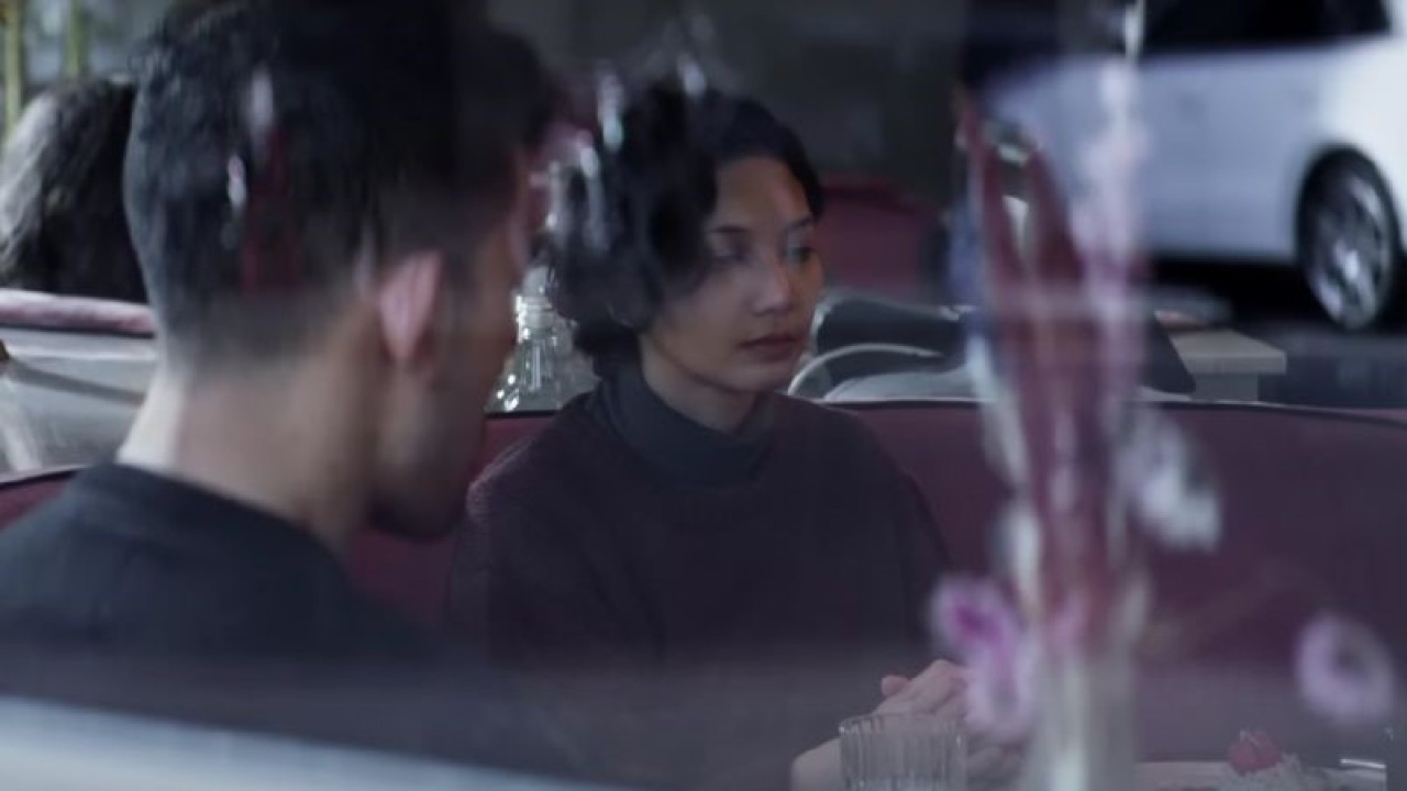 Tangkapan layar film Jalan Yang Jauh Jangan Lupa Pulang (JJJLP) karya Sutradara Angga Dwimas Sasongko. (Visinema Pictures)