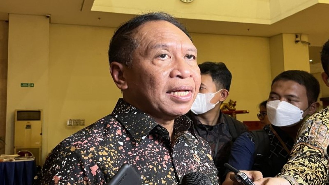 Menteri Pemuda dan Olahraga Zainudin Amali saat dijumpai awak media di Jakarta, Rabu (25/1/2023). (ANTARA/Arnidhya Nur Zhafira)