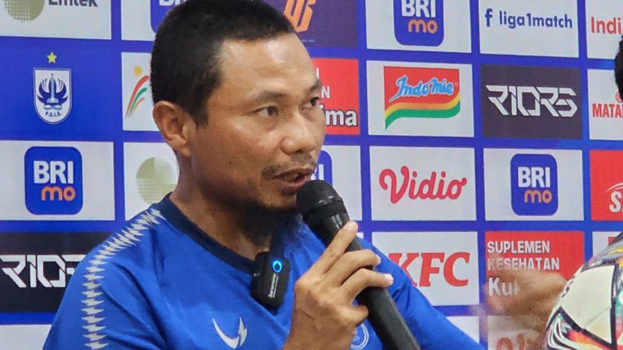 Pelatih sementara PSIS Semarang M.Ridwan (ANTARA/ I.C.Senjaya)