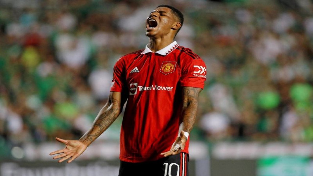 Foto arsip - Striker Manchester United Marcus Rashford saat merayakan gol dalam pertandingan Liga Europa melawan Omonia Nicosia di Stadion GSP, Nicosia, Siprus 6 Oktober 2022. (Photo by AFP).