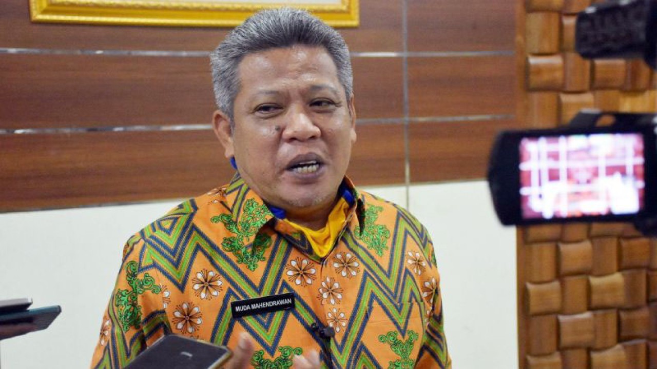 Bupati Kubu Raya Muda Mahendrawan (Rendra Oxtora)