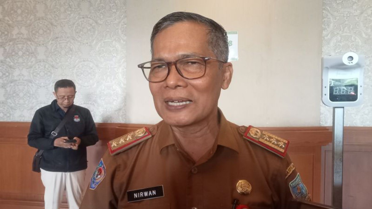 Kepala Dinas Dukcapil Kota Jambi Nirwan mengatakan pihaknya menyediakan layanan perekaman e-KTP khusus bagi siswa sekolah yang sudah memasuki usia 17 tahun, Jumat (27/1) (ANTARA/Tuyani)