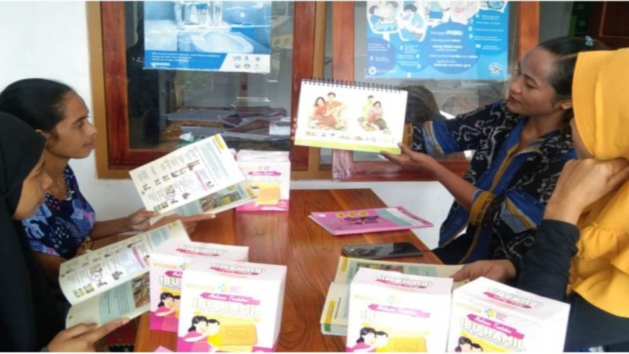 Salah satu kegiatan Dinas Kesehatan Kabupaten Lembata, NTT yang dilakukan untuk menangani masalah stunting adalah Kelas Ibu Hamil. (ANTARA/Dokumentasi Pribadi)