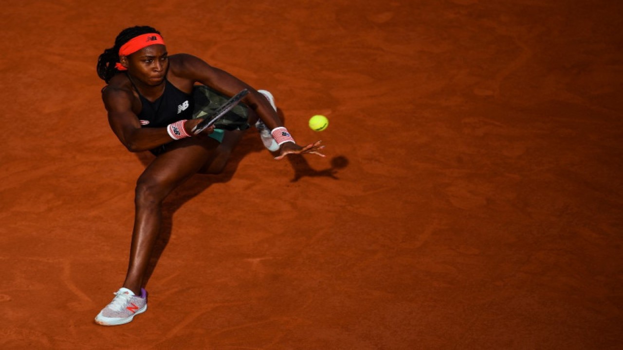 Arsip - Petenis Amerika Serikat Coco Gauff saat berlaga di The Roland Garros 2021 French Open 5 Juni 2021. (AFP/CHRISTOPHE ARCHAMBAULT)