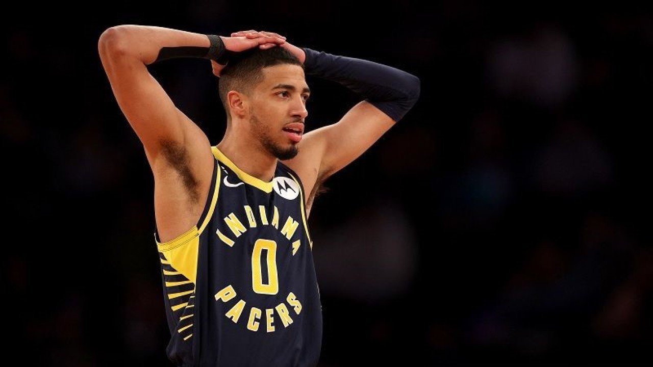 Ekspresi pebasket Indiana Pacers Tyrese Haliburton saat tampil dalam gim lanjutan NBA melawan New York Knicks di Madison Square Garden, New York, Amerika Serikat, Rabu (11/1/2023). (ANTARA/AFP/GETTY IMAGES/ELSA)