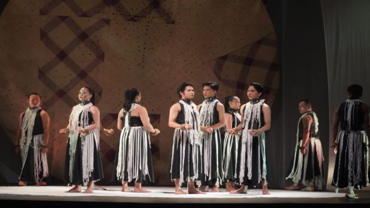 Pertunjukan Aruh Healing Nature For Future di Palangka Raya, (10/1/2023). (ANTARA/HO-Diskominfosantik Kalteng)