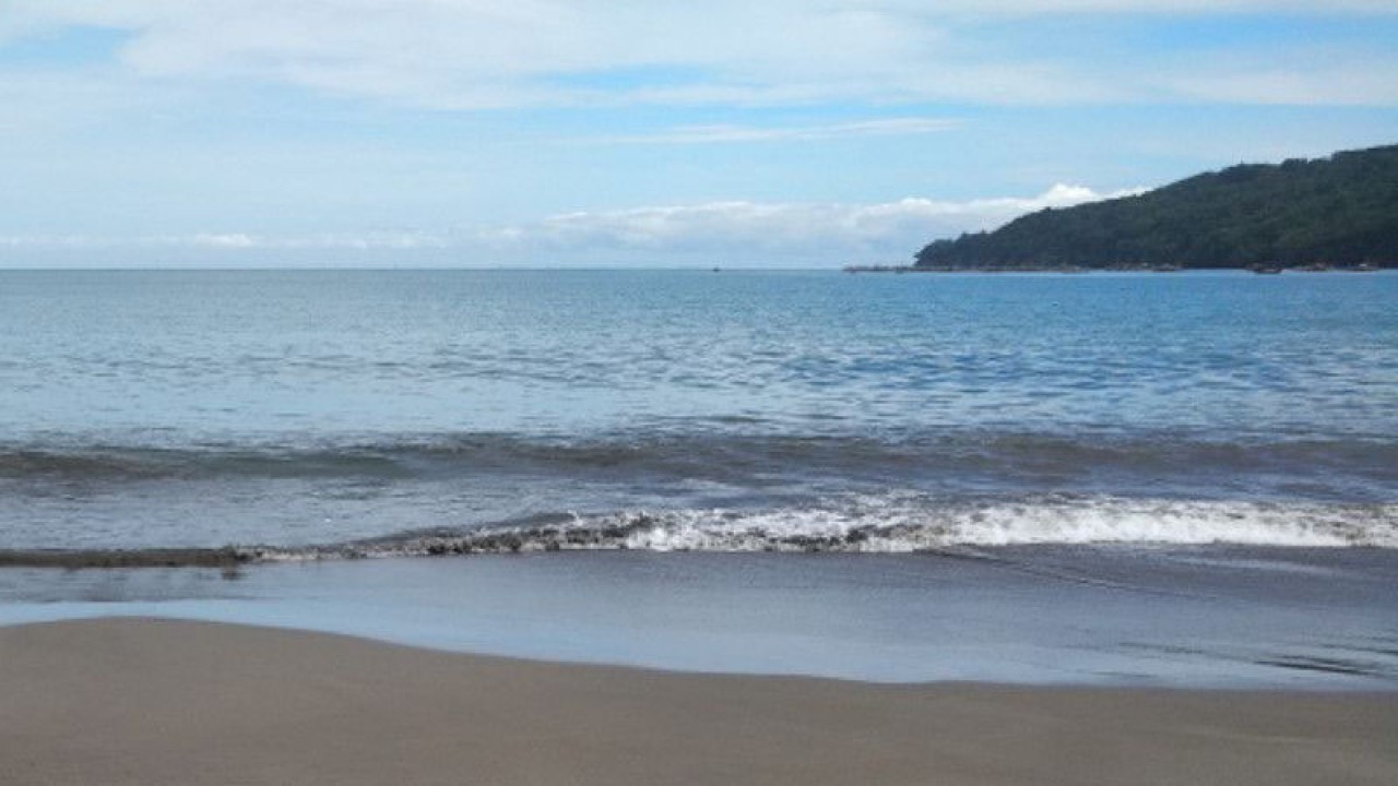 Suasana pantai di Kabupaten Pangandaran, Jawa Barat. (ANTARA/Feri Purnama)