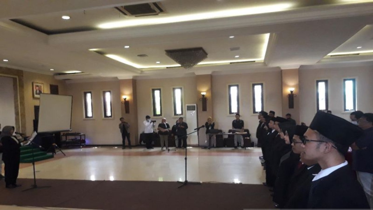 Pelantikan PPK Kota Kediri, di Kediri, Jawa Timur, Rabu (4/1/2024). ANTARA/Asmaul