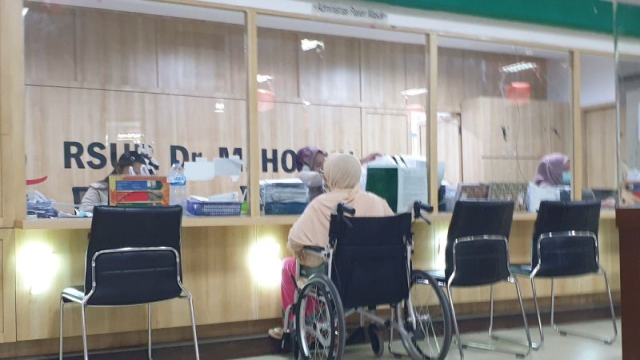 Pelayanan kesehatan di RSMH Palembang. (ANTARA/Yudi Abdullah/23)