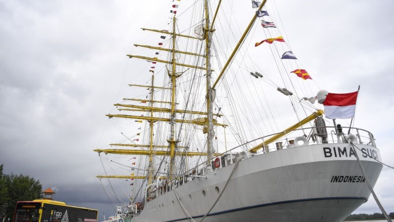 Ilustrasi: KRI Bima Suci berlabuh di dermaga saat turut disiagakan dalam pengamanan Konferensi Tingkat Tinggi (KTT) G20, di Pelabuhan Benoa, Denpasar, Bali, Kamis (10/11/2022). ANTARA FOTO/M Risyal Hidayat/nym. (ANTARA FOTO/M RISYAL HIDAYAT)