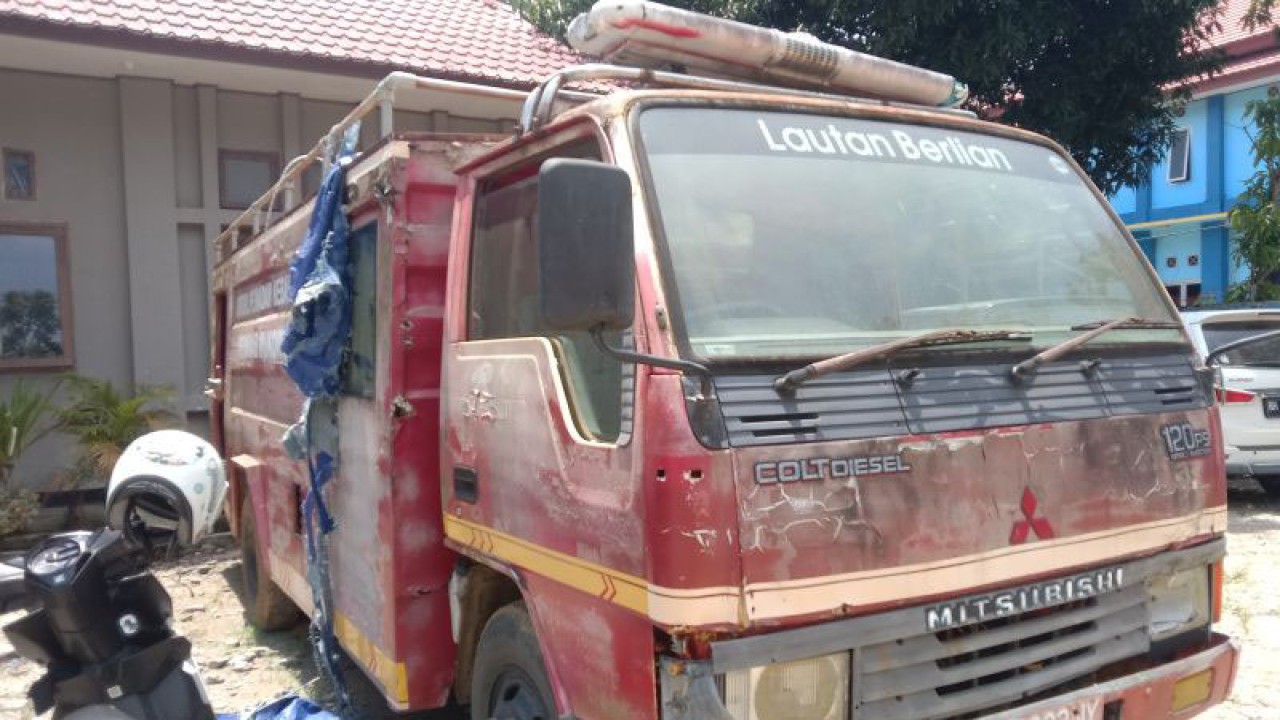 Salah satu mobil pemadam kebakaran di Kabupaten Mukomuko, Selasa (3/1/2023) ANTARA/Ferri.