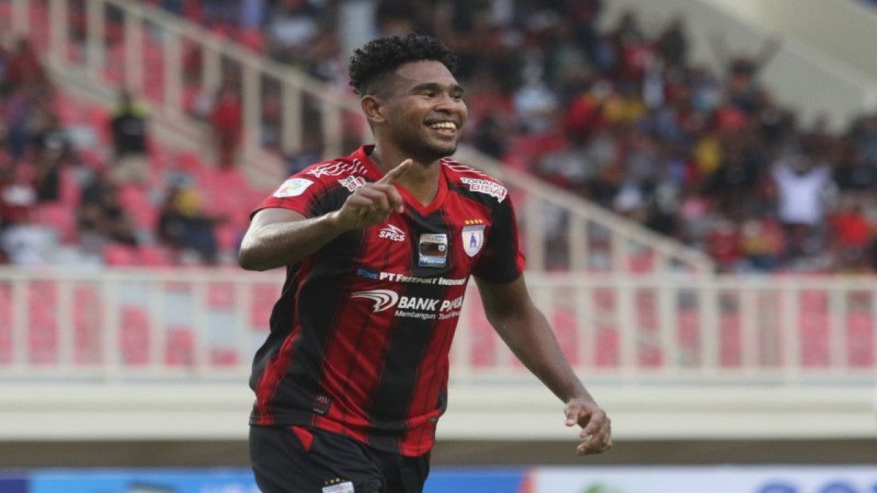 Pemain bertahan Persipura Jayapura Brian Fatari (ANTARA/HO-Media officer Persipura Jayapura)