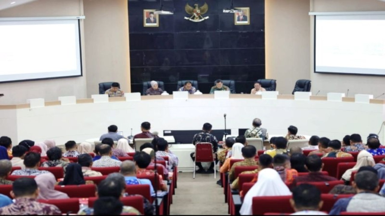Suasana rapat pengendalian inflasi daerah tahun 2023 di kantor Balai Kota Makassar, Sulawesi Selatan, Kamis (26/1/2023). ANTARA/HO/Dokumentasi Humas Pemkot Makassar.