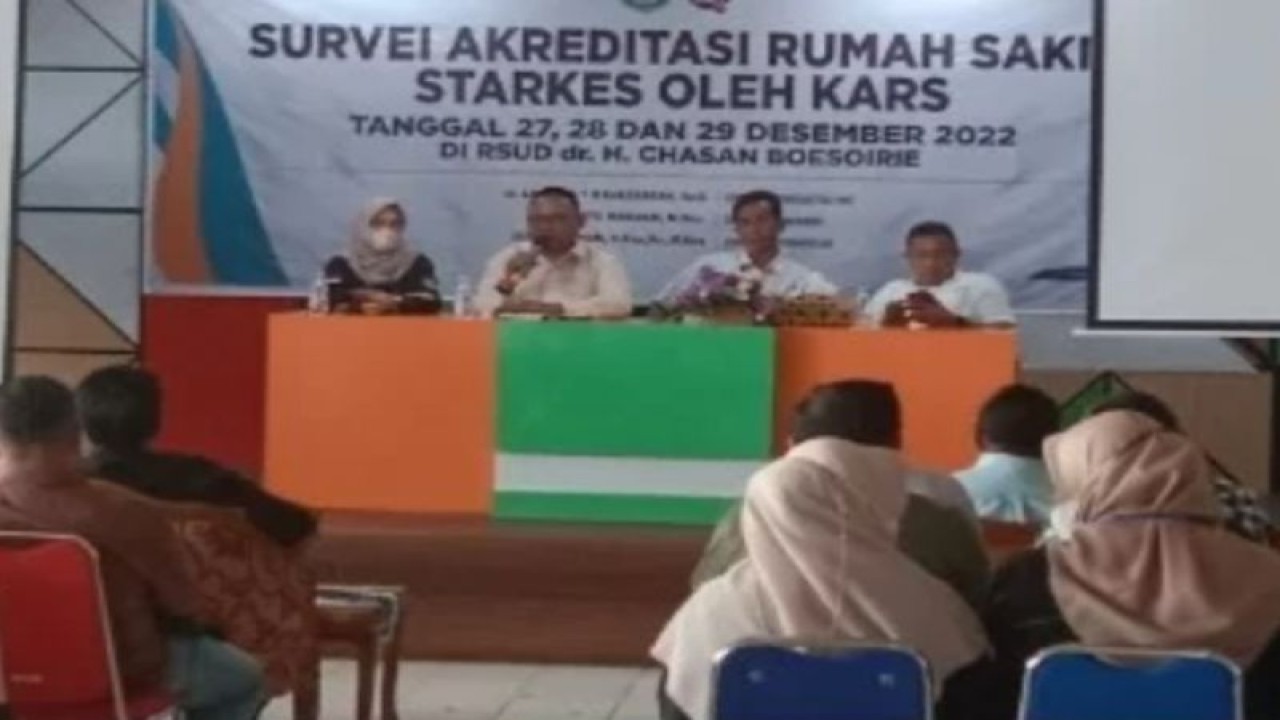 Pemprov Malut yang dipimpin Sekprov Samsuddin A Kadir menemui perwakilan Tenaga Kesehatan (Nakes) Rumah Sakit Umum (RSU) Chasan Boesoerie (CB) Ternate, untuk hentikan pemboikotan aktivitas pelayanan kesehatan di RSU itu (Abdul Fatah)