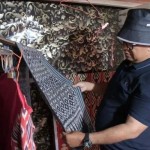 Pemprov Sulbar promosikan Tenun Skomandi-1674435648