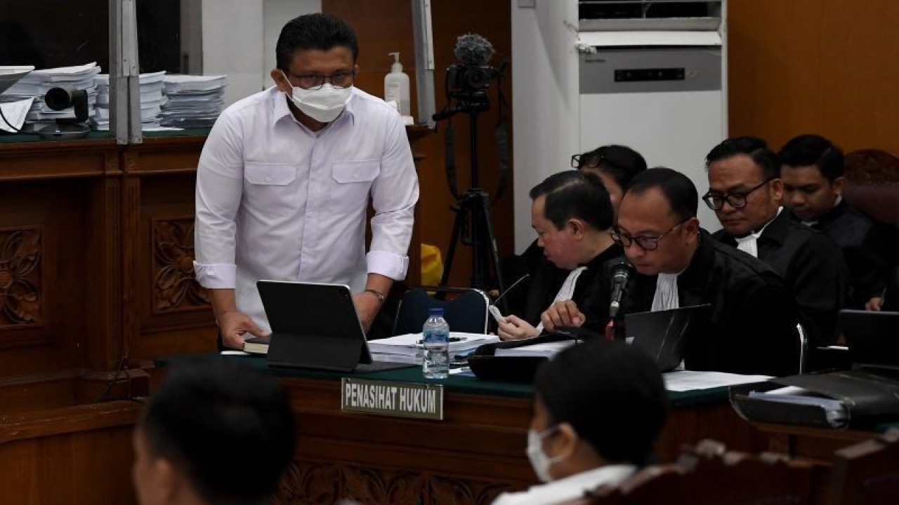 Dokumentasi - Terdakwa kasus pembunuhan berencana Brigadir Yosua Hutabarat, Ferdy Sambo menjalani sidang lanjutan di Pengadilan Negeri Jakarta Selatan, Jakarta, Selasa (20/12/2022). Sidang tersebut beragendakan pemeriksaan saksi ahli yang dihadirkan oleh Jaksa Penuntut Umum. (ANTARA FOTO/Sigid Kurniawan/wsj)