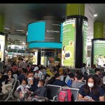 Penumpang kereta api memadati Stasiun Gambir di Jakarta, Minggu (1/1/2023). ANTARA/Sanya Dinda/am.-1674194182
