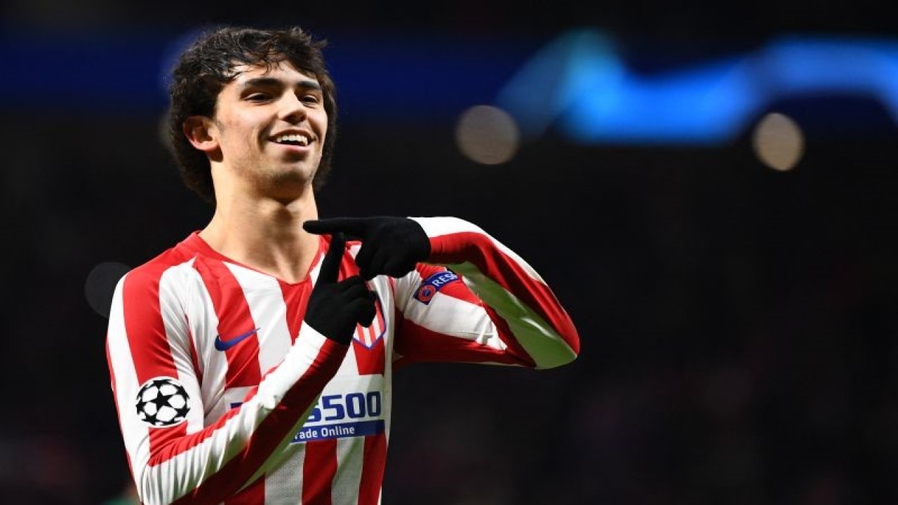 Penyerang Joao Felix resmi bergabung dengan Chelsea sebagai pemain pinjaman dari Atletico Madrid hingga akhir musim ini. ANTARA/AFP/GABRIEL BOUYS