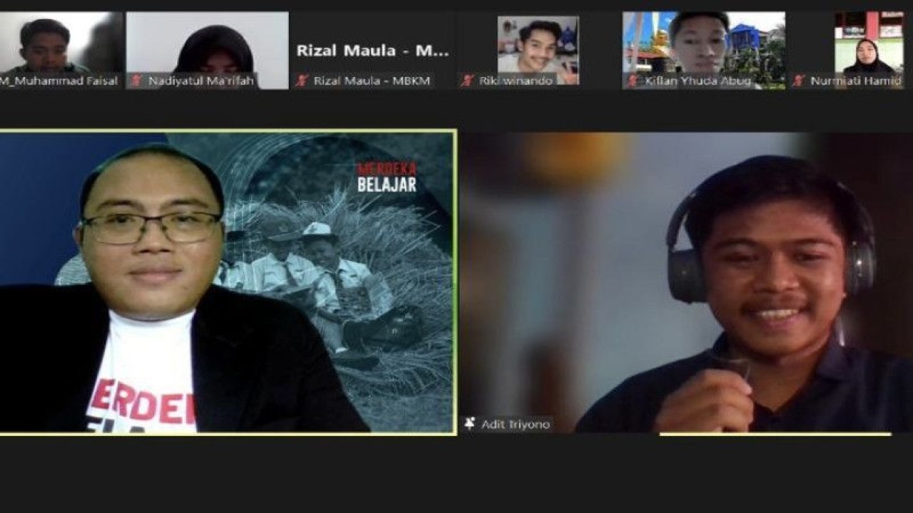 Pelaksana tugas (Plt.) Kepala Biro Kerja Sama dan Hubungan Masyarakat Kemendikbudristek Anang Ristanto dalam pembekalan teknis relawan KIP Kuliah Merdeka 2023 di Jakarta, Minggu (15/1/2023). ANTARA/HO-HumasKemendikbudristek