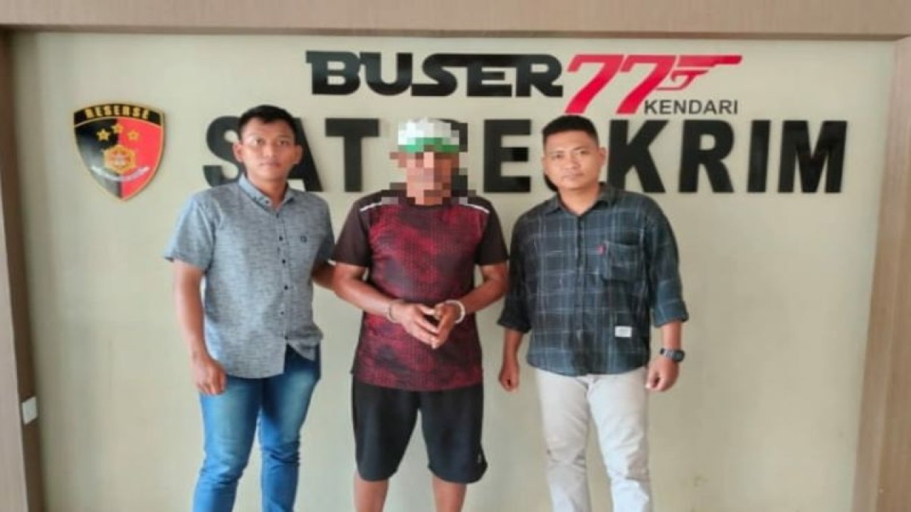 Polisi tangkap pria berbuat asusila pada seorang anak di Kendari, Selasa (17/1/2023). ANTARA/HO-Satreskrim Polresta Kendari