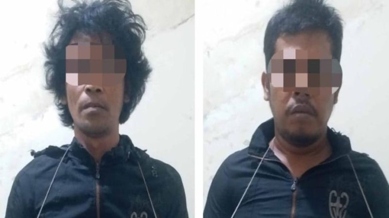 Dua pria SPT (36) dan J (30) komplotan pengedar narkotika jenis sabu ditahan di Polres Tapanuli Selatan. ((ANTARA/HO/Humas Polres Tapsel).)