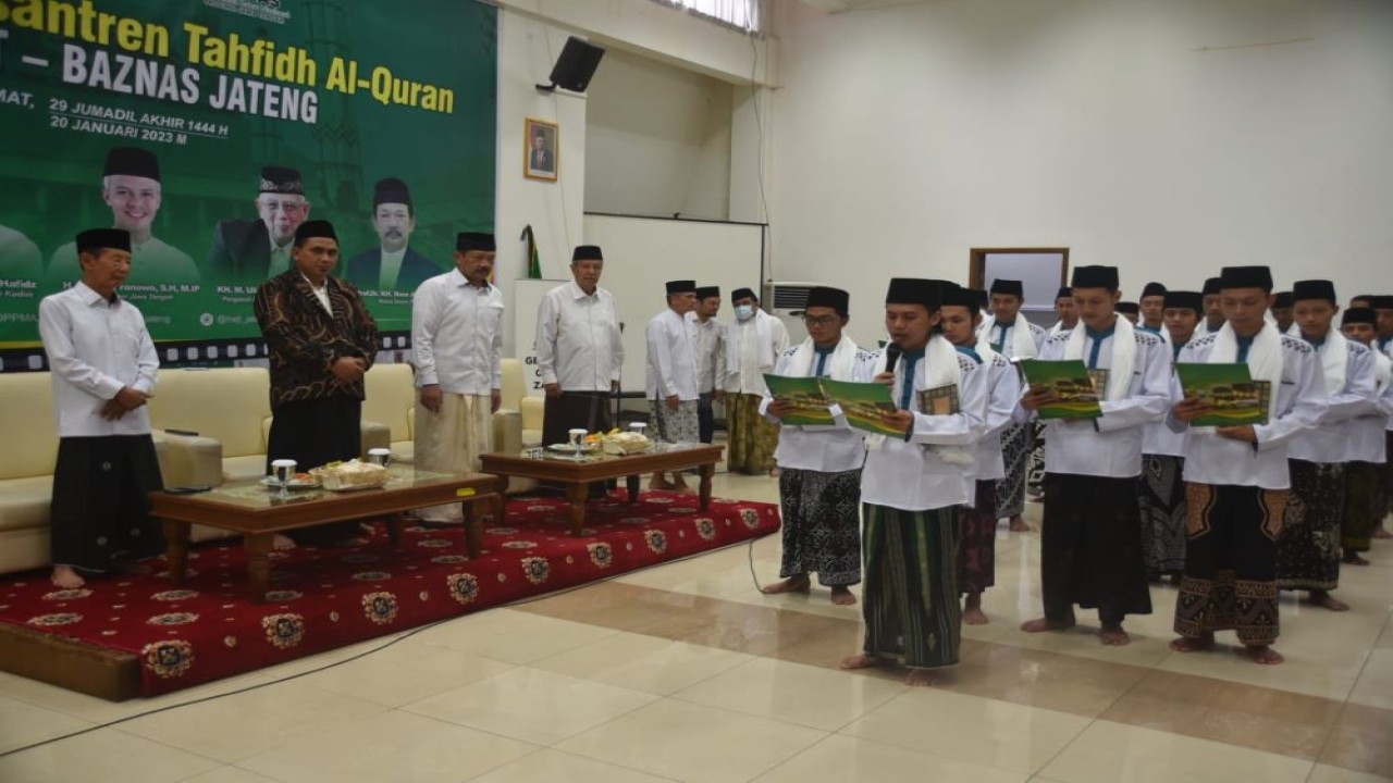 Wakil Gubernur (Wagub) Jateng Taj Yasin Maimoen menghadiri peresmian Pondok Pesantren Tahfidh Qur'an MAJT-Baznas Jateng, di Aula MAJT, Jumat (20/1/2023). (Istimewa/jatengprov.go.id)