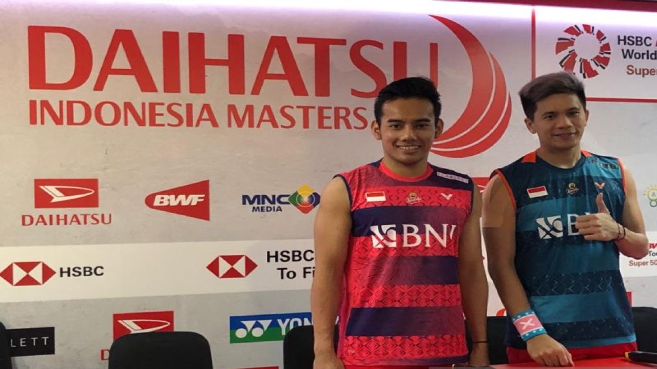 Ganda putra Pramudya Kusumawardana/Yeremia Erich Yoche Yacob Rambitan mengungkap sejumlah faktor yang membuat mereka kalah di babak pertama Indonesia Masters 2023 di Jakarta, Selasa. (ANTARA/Roy Rosa Bachtiar)