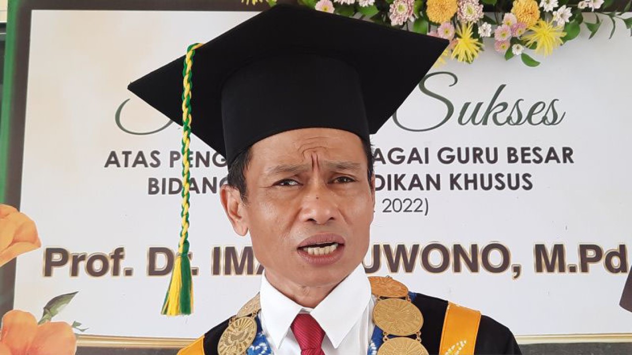 Rektor ULM Prof Ahmad Alim Bachri. (ANTARA/Firman)