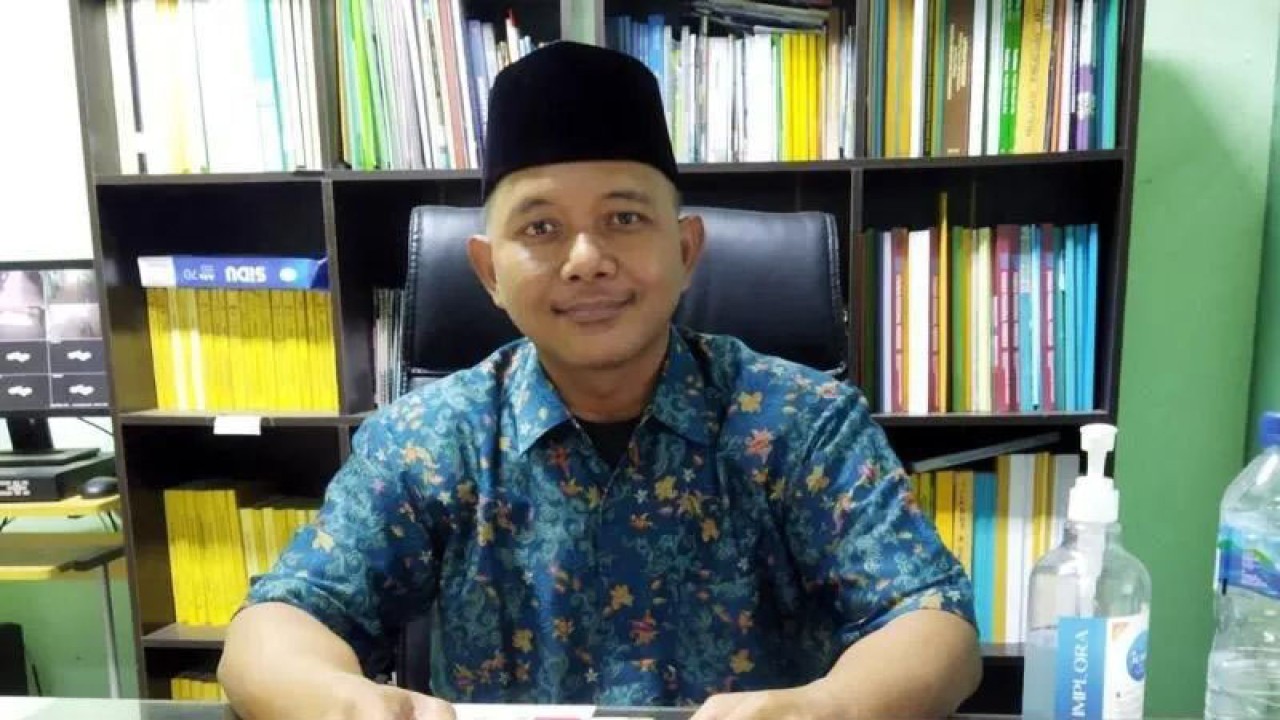 Akademisi dari UIN Prof. K.H. Saifuddin Zuhri (UIN SAIZU) Purwokerto Muridan. ANTARA/Wuryanti Puspitasari.