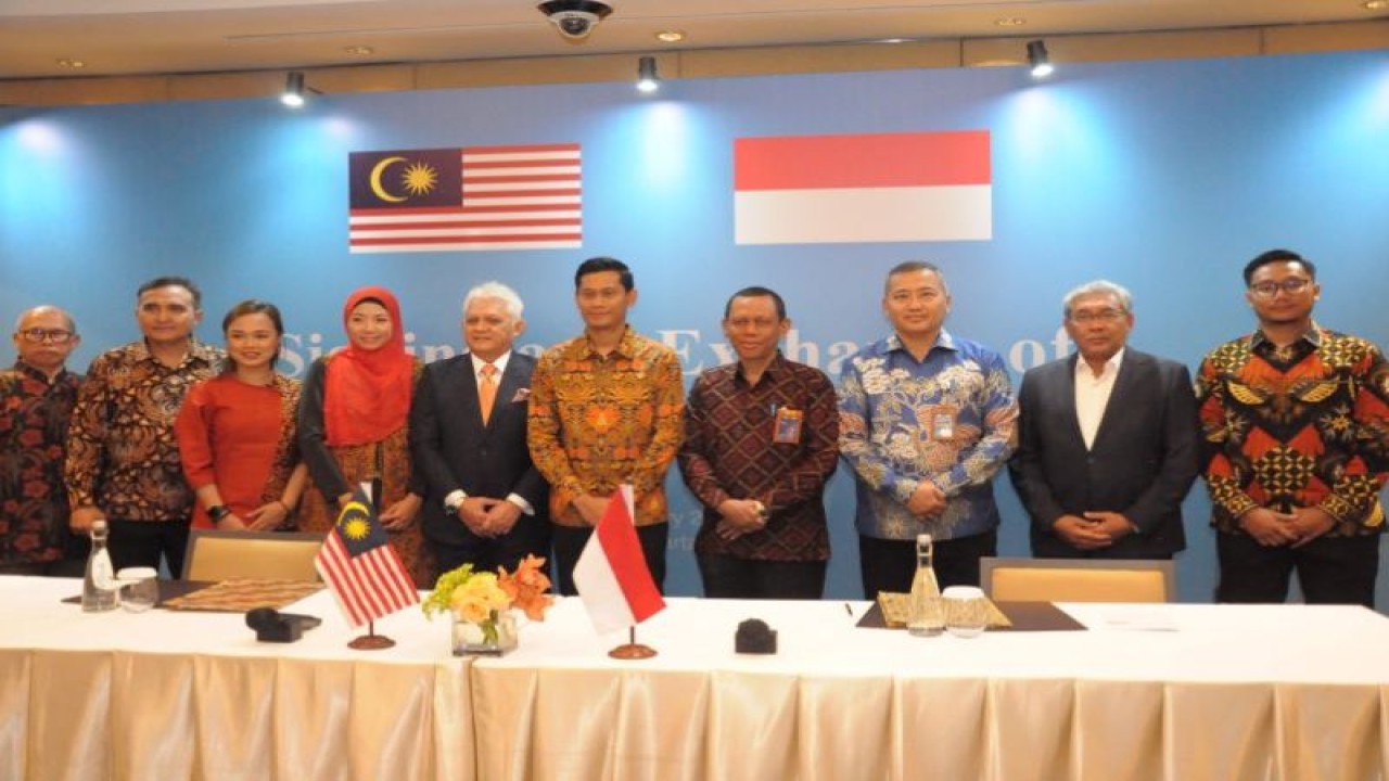 PT Dok dan Perkapalan Kodja Bahari (Persero) melakukan penandatanganan Nota Kesepahaman (MoU) dengan ASIC Offshore & Marine Sdn Bhd, sebuah perusahaan Malaysia yang bergerak di bidang jasa perbaikan, pengadaan dan pembelian kapal hingga pekerjaan lepas pantai. ANTARA/HO - PT Dok dan Perkapalan Kodja Bahari (Persero).