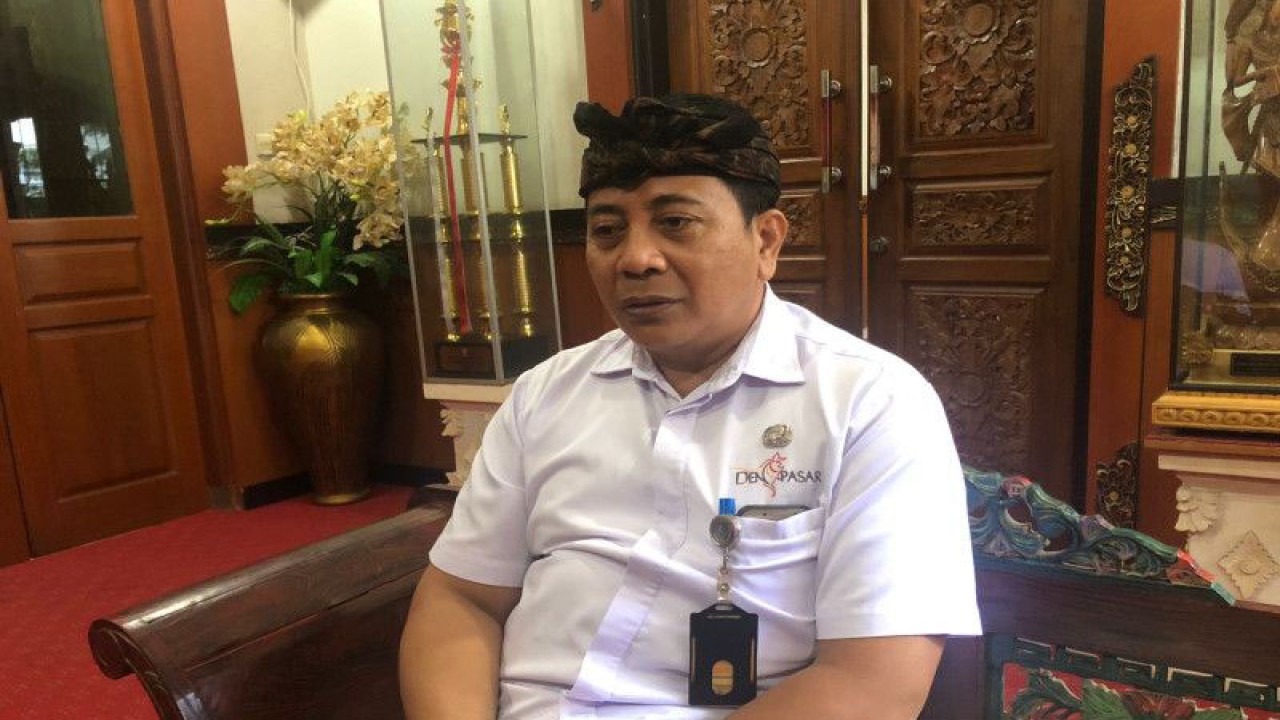 Kepala Dinas Kebudayaan Kota Denpasar Raka Purwantara saat menjelaskan soal parade ogoh-ogoh tahun 2023 di Denpasar, Kamis (12/1/2023). ANTARA/Ni Putu Putri Muliantari