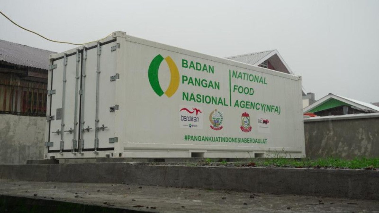 Fasilitas Reefer Container yang di serahkan Badan Pangan Nasional/National Food Agency (NFA) kepada PT Berdikari, di Makassar. Fasilitas tersebut dioprasikan oleh PT Berdikari United Livestock (BULS), Anak Perusahaan PT Berdikari anggota Holding BUMN Pangan ID Food, untuk menjaga stabilisasi stok dan harga daging di Sulawesi Selatan. ANTARA/HO-NFA