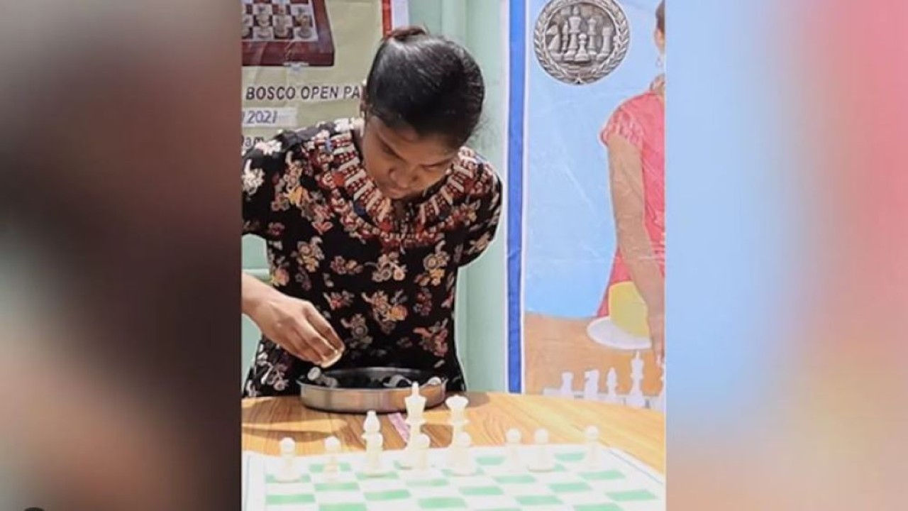 S. Odelia Jasmine mengatakan dia berlatih selama lebih dari satu tahun untuk memecahkan rekor dunia tersebut. (Tangkapan layar/Istimewa)