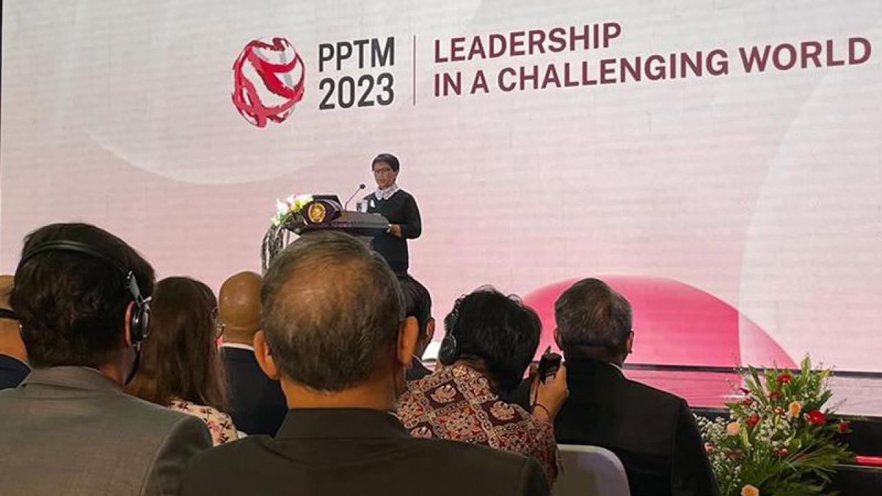 Menteri Luar Negeri Retno Marsudi menyampaikan Pernyataan Pers Tahunan Menteri Luar Negeri RI (PPTM) 2023 di Jakarta, Rabu (11/1/2023). ANTARA/Yashinta Difa/aa.