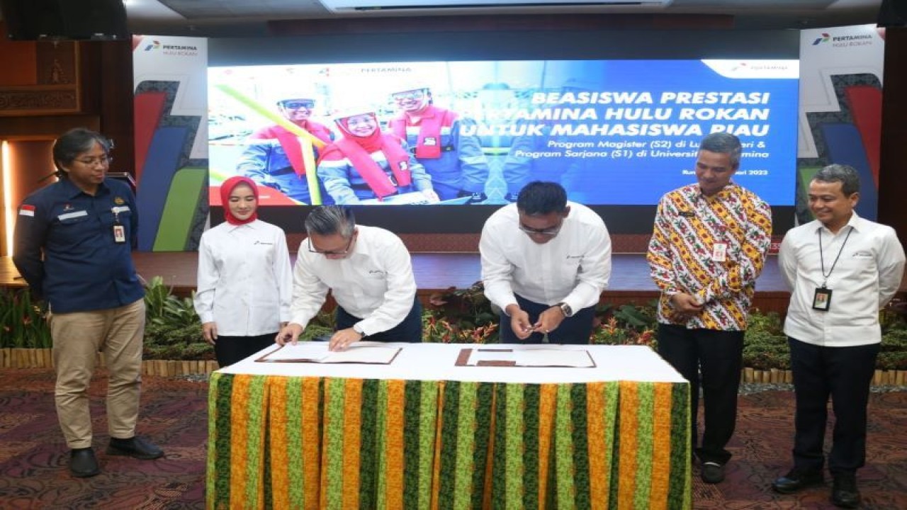 Pertamina luncurkan program beasiswa bagi 12 putra-putri Riau. Antara/Humas PHR.