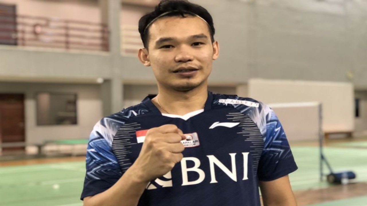 Pebulu tangkis ganda campuran nasional Rinov Rivaldy saat dijumpai usai sesi latihan di Pelatnas PBSI Cipayung, Jakarta Timur, Kamis. (5/1/2023) (ANTARA/Roy Rosa Bachtiar)