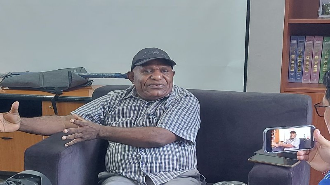 Kepala Dinas Kesehatan Provinsi Papua Robby Kayame (ANTARA/ Qadri Pratiwi)