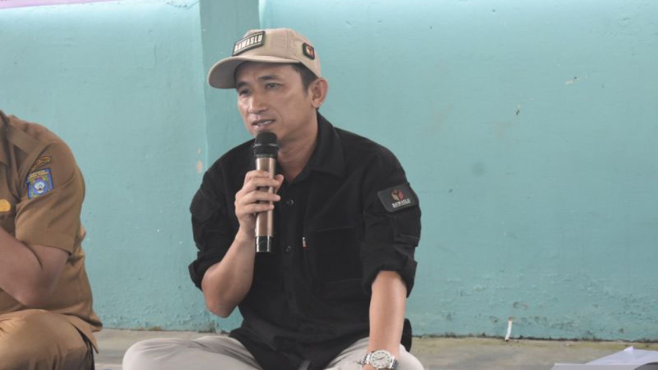 Ketua Bawaslu Bangka Tengah, Robianto. ANTARA/Ahmadi.