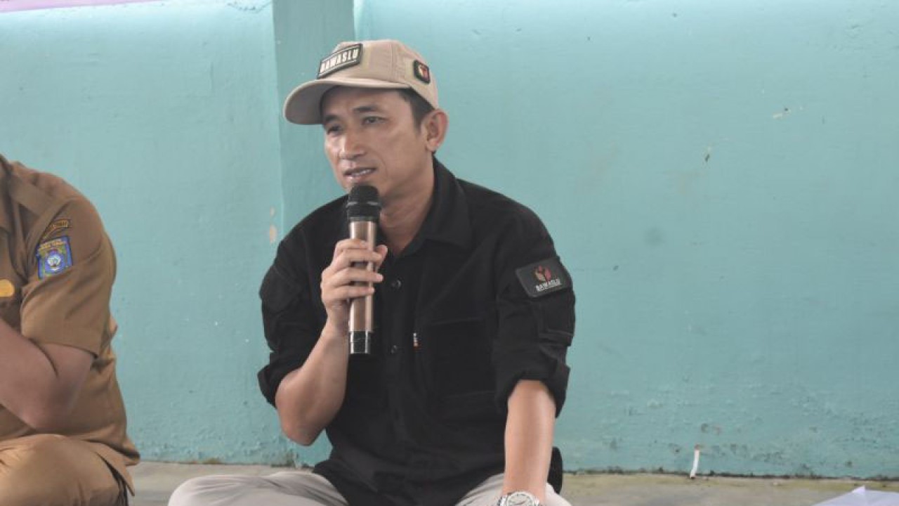 Ketua Bawaslu Bangka Tengah Robianto (ANTARA/Ahmadi)