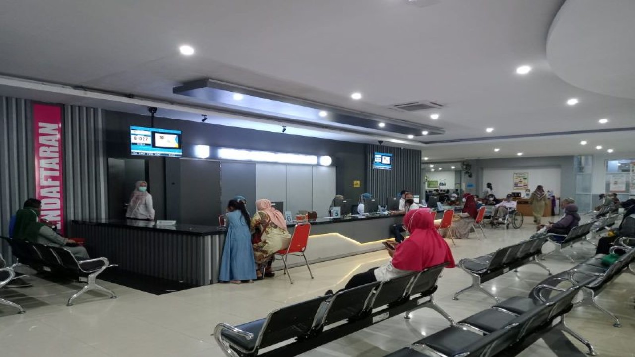 Ilustrasi - Aktivitas di Rumah Sakit Umum Daerah (RSUD) Kota Mataram, Provinsi Nusa Tenggara Barat, Selasa (31/1/2023). ANTARA/Nirkomala