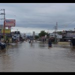Ruas jalan di Kelurahan Rawa Makmur tergenang banjir. ANTARA/Anggi Mayasari-1674449033