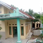 Rumah warga terdampak pergerakan tanah di Kabupaten Lebak hingga mengaklbatkan kerusakan. ANTARA/Mansur-1672801060
